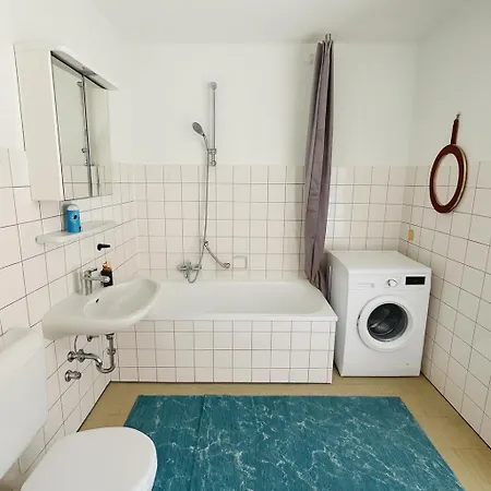 Helle 2-zimmer Erdgeschosswohnung Mit Terrasse * 科布倫茨