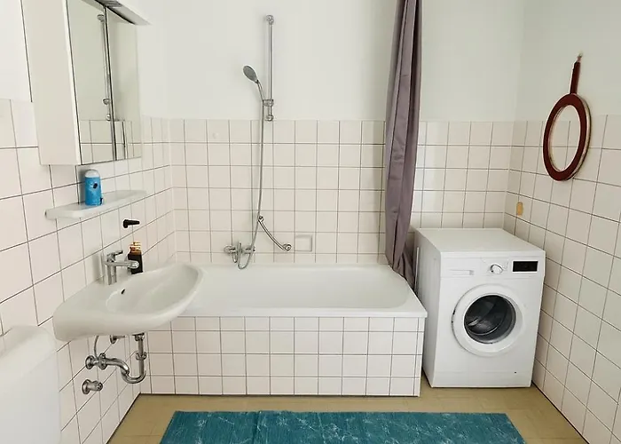 Helle 2-zimmer Erdgeschosswohnung Mit Terrasse * Coblença